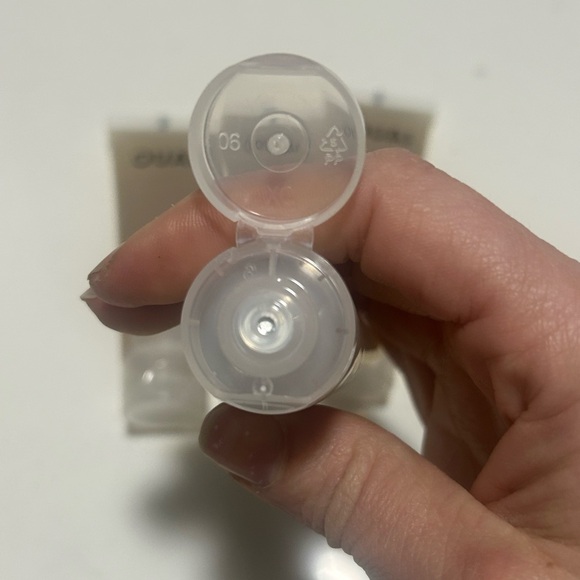 OUAI Detox Shampoo Mini Set - Picture 4 of 6